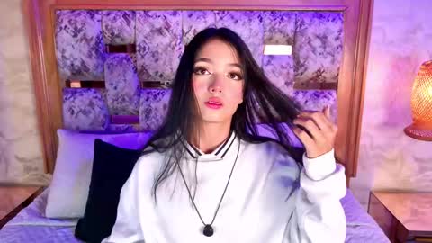 Snapshot of emily_dempsey chatting on February 15, 7:10 pm emily_dempsey online show from February 15, 7:10 pm