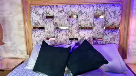 Snapshot of emily_dempsey chatting on February 17, 7:09 pm emily_dempsey online show from February 17, 7:09 pm