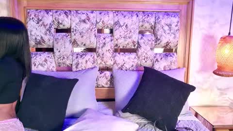 Snapshot of emily_dempsey chatting on February 25, 7:12 pm emily_dempsey online show from February 25, 7:12 pm