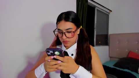 Snapshot of emily_fox_3 chatting on May 24, 1:21 am emily fox 3 online show from May 24, 1:21 am