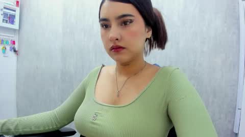 Snapshot of emily_fox_3 chatting on May 28, 12:57 pm emily fox 3 online show from May 28, 12:57 pm