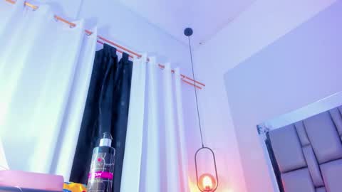 Emi  online show from March 1, 4:33 pm