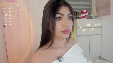 EmilyKenner  Independent model  online show from December 17, 9:26 am