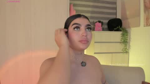 EmilyKenner  Independent model  online show from March 31, 12:34 am