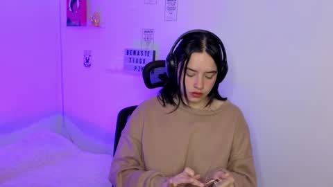 Emily Lindey online show from March 20, 7:02 am