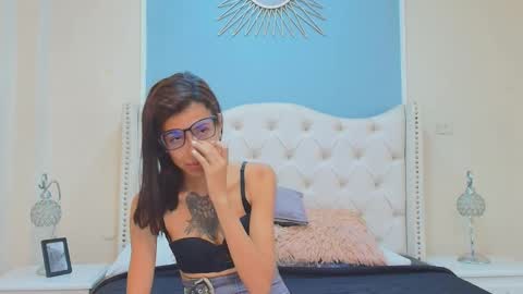 Emily online show from September 17, 11:39 pm