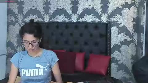 Snapshot of emily_loperaa chatting on June 28, 1:28 pm Emily online show from June 28, 1:28 pm