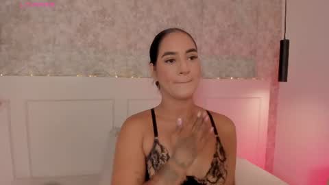 Snapshot of emily_luve chatting on June 26, 11:36 am emily_luve online show from June 26, 11:36 am