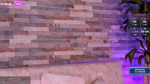 Snapshot of emily_montoya chatting on December 20, 11:01 pm Emily online show from December 20, 11:01 pm