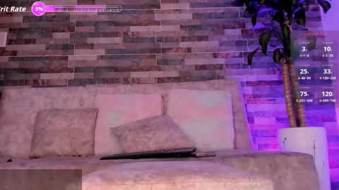 Snapshot of emily_montoya chatting on December 21, 10:39 pm Emily online show from December 21, 10:39 pm