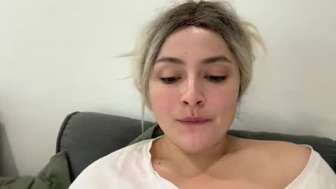 emily_morning_dew online show from September 9, 5:40 am