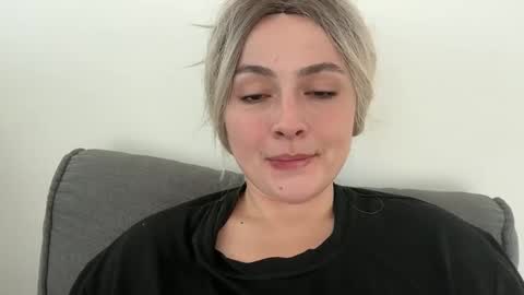 emily_morning_dew online show from September 17, 5:31 am