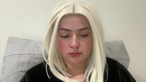 emily_morning_dew online show from January 6, 7:45 am