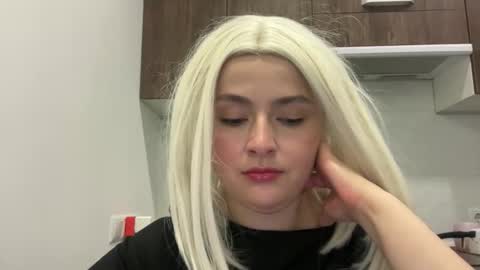 emily_morning_dew online show from April 13, 11:27 am