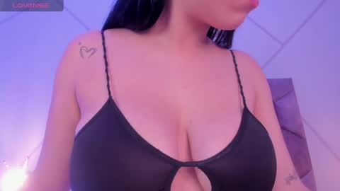 emily_nova_ online show from April 16, 12:06 pm