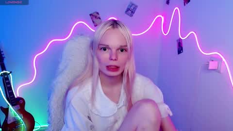 Lia online show from November 5, 1:00 pm