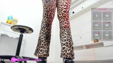 Snapshot of emily_ospina chatting on November 2, 1:19 am emili online show from November 2, 1:19 am