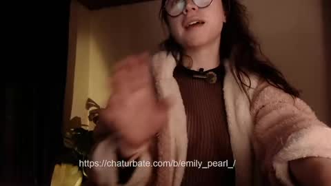 Snapshot of emily_pearl_ chatting on February 27, 11:37 pm emily_pearl_ online show from February 27, 11:37 pm