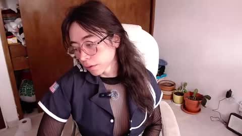 Snapshot of emily_pearl_ chatting on September 11, 2:06 pm emily_pearl_ online show from September 11, 2:06 pm