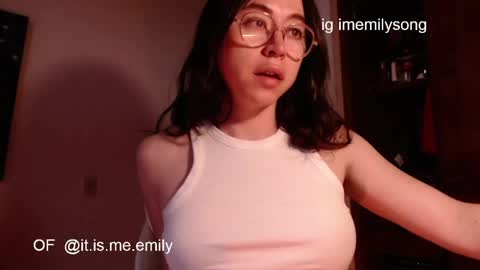 emily_pearl_ online show from April 27, 10:41 pm
