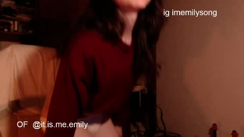 Snapshot of emily_pearl_ chatting on May 13, 11:22 pm emily_pearl_ online show from May 13, 11:22 pm