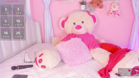 Snapshot of emily_restrepoo chatting on May 16, 6:43 am Emily online show from May 16, 6:43 am