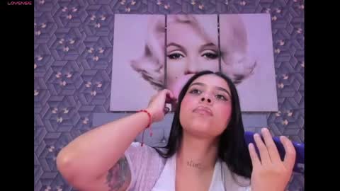 Snapshot of emily_rivera78 chatting on April 22, 4:04 am Emily online show from April 22, 4:04 am