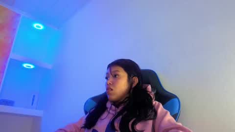       online show from September 30, 1:38 pm