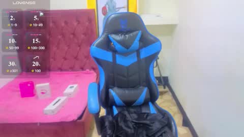       online show from November 9, 12:47 pm