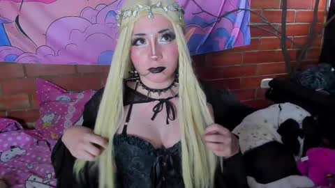 emily_salvatore online show from January 7, 5:26 pm