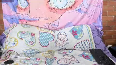 Snapshot of emily_salvatore chatting on June 2, 6:43 pm emily_salvatore online show from June 2, 6:43 pm