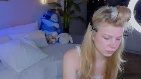 emily shepard online show from May 7, 2:28 am