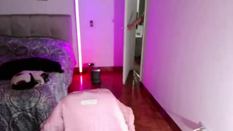 Emily  Swan online show from November 19, 2:00 am