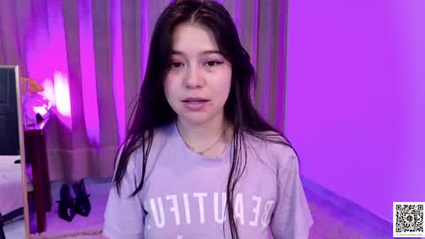 Snapshot of emily_sweet30 chatting on May 11, 10:51 pm Emily online show from May 11, 10:51 pm