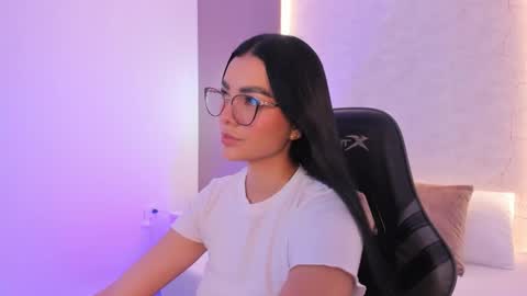 emily_tolson online show from March 5, 7:32 pm