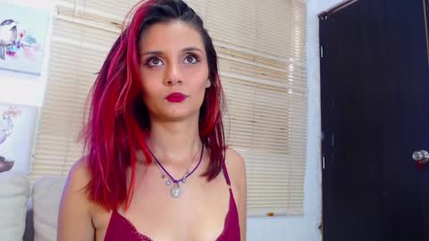 Snapshot of emily_tonson chatting on January 16, 1:47 pm Emily online show from January 16, 1:47 pm