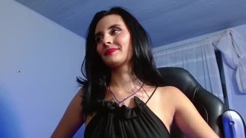 Snapshot of emily_tonson chatting on February 9, 11:15 pm Emily online show from February 9, 11:15 pm