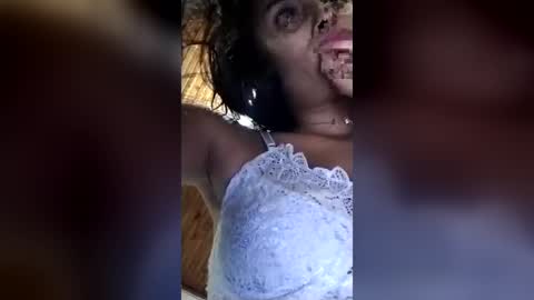Snapshot of emily_tonson chatting on July 20, 2:37 am Emily online show from July 20, 2:37 am