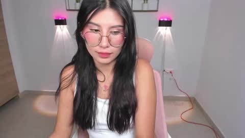 Emi online show from February 7, 10:02 pm