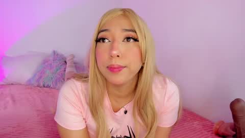 emily_walker4 online show from April 9, 3:28 am