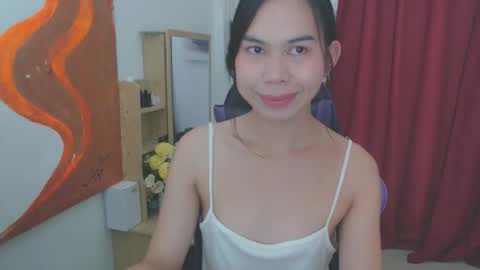 emily_xo143 online show from March 21, 9:36 am