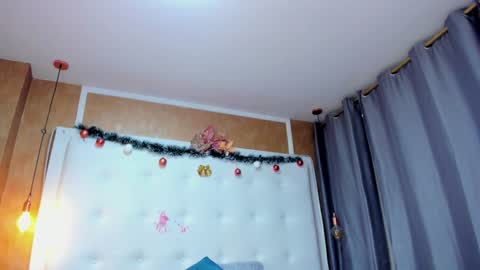 emilyadams0 online show from December 6, 10:19 pm