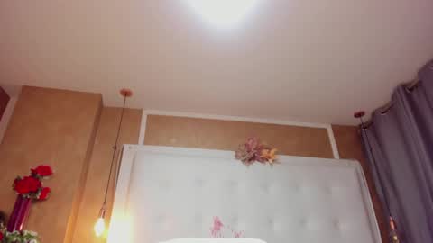 emilyadams0 online show from February 7, 1:25 am