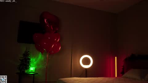 Snapshot of emilybatee chatting on February 15, 4:45 pm emilybatee online show from February 15, 4:45 pm