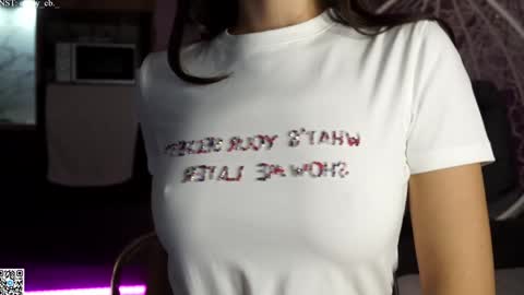 Snapshot of emilybatee chatting on September 22, 5:59 pm emilybatee online show from September 22, 5:59 pm