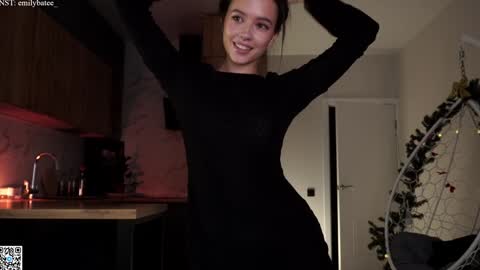 Snapshot of emilybatee chatting on February 2, 6:50 pm emilybatee online show from February 2, 6:50 pm