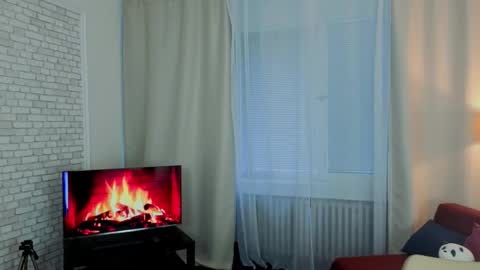 emilyblazee online show from March 16, 5:55 am