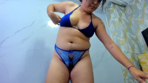 Snapshot of emilybrown21x chatting on October 5, 12:20 am emilybrown21x online show from October 5, 12:20 am