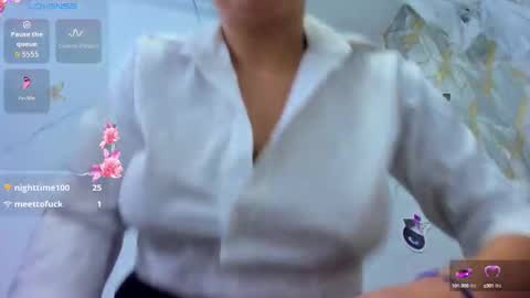 Snapshot of emilybrown21x chatting on October 10, 1:48 am emilybrown21x online show from October 10, 1:48 am