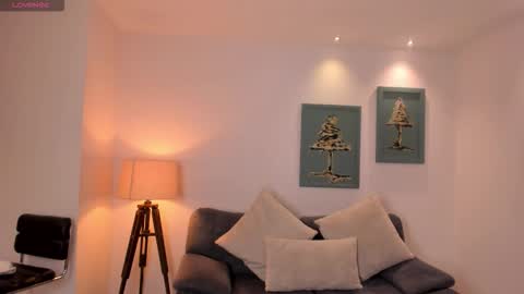 Snapshot of emilycarterr_ chatting on February 2, 11:20 am Emily Carter online show from February 2, 11:20 am